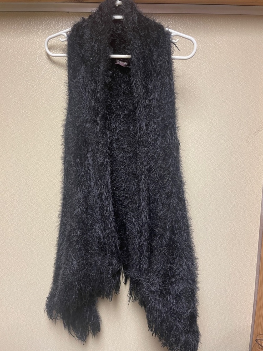 Donna Diosa Black Fuzzy Open Cardigan Vest